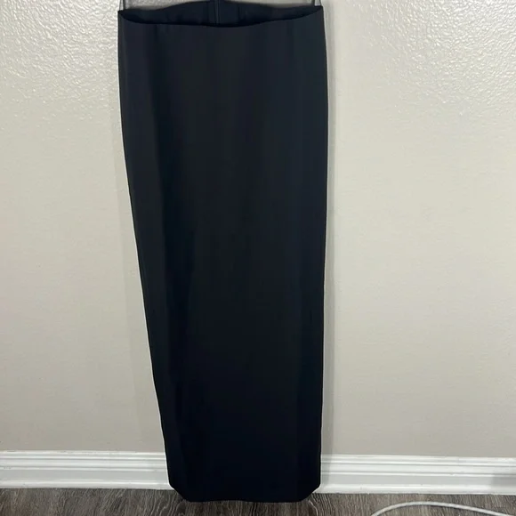 Lovers and Friends Wright Gown in Black - Picture 5 of 8